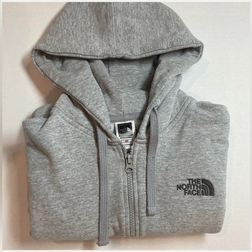 women’s small north face zip up hoodie